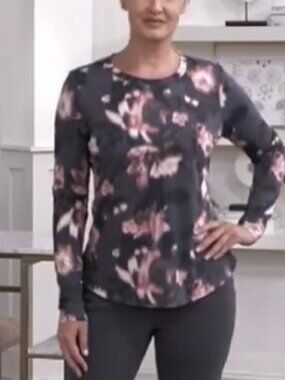zuda Pullover Curved Hem Top